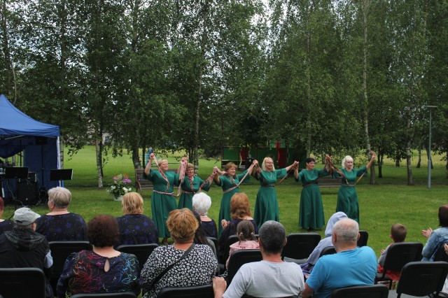 Pasākums "Vasaras balle" pie Maļinovas pagasta saieta nama atpūtas laukumā
